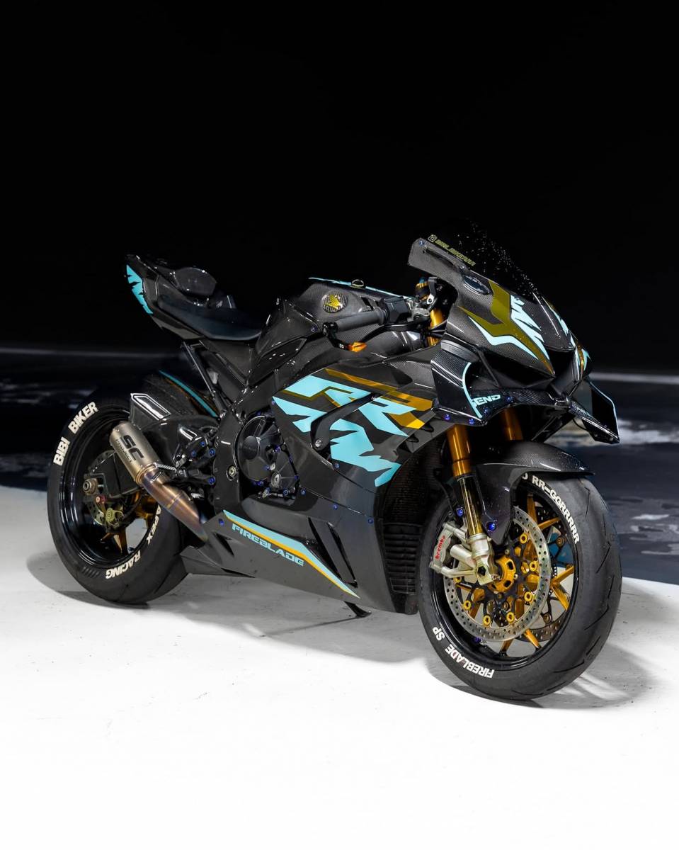 Covering haut de gamme Tecwrap sur Honda CBR 1000 RR-R à Chambourcy : alliance du style et de la performance