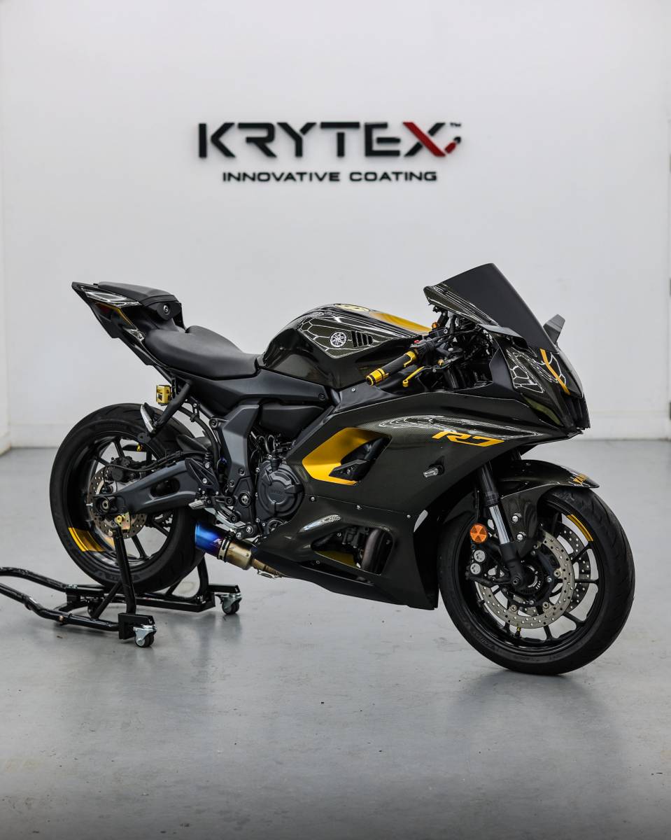 Covering carbone Tecwrap sur Yamaha R7 à Boulogne Billancourt